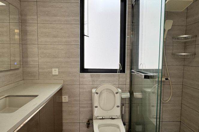 0 distance @ Changping rd L7 | High floor 2Br + balcony+floor heating | Great sunshine