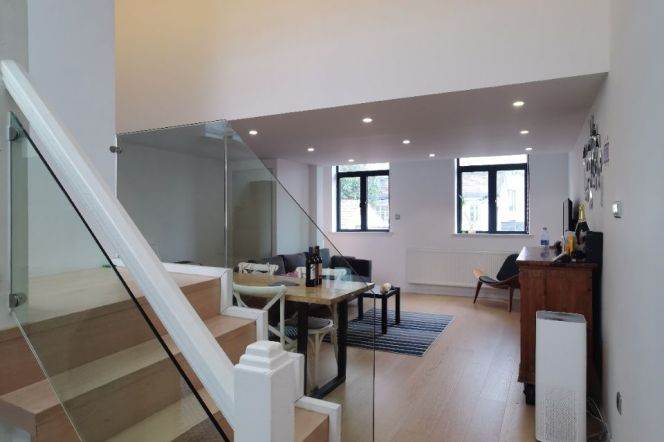 Jiashan Rd Station 2Br/2Bath with Terrace Line9/12