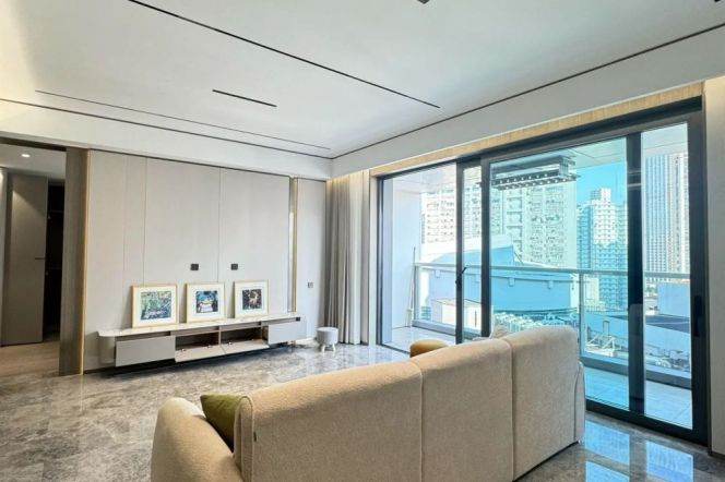 3Bdrs 3Baths /Spacious&Bright /Line2/12/13 West Nanjing Rd/Elevator/165sqm