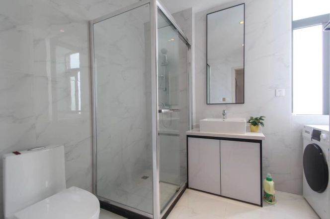 Top floor one bedroom Apt+Floor Heating+central AC+Oven@Zhongshan Park