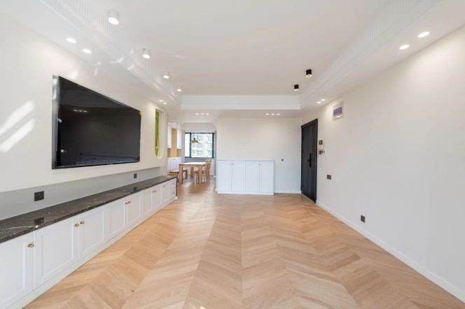 modern big 2brs floor heating modern furniture in Xujiahui 21K