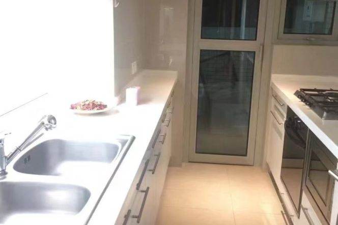 Suzhou river elevator 2BR apartment