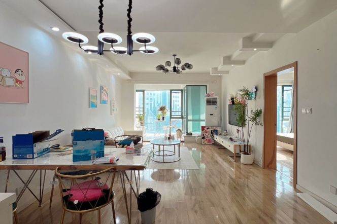 2Bdrs 1Bath Apt/Modern&Spacious&Bright /Nice Compound/L7/13 Changshou Rd