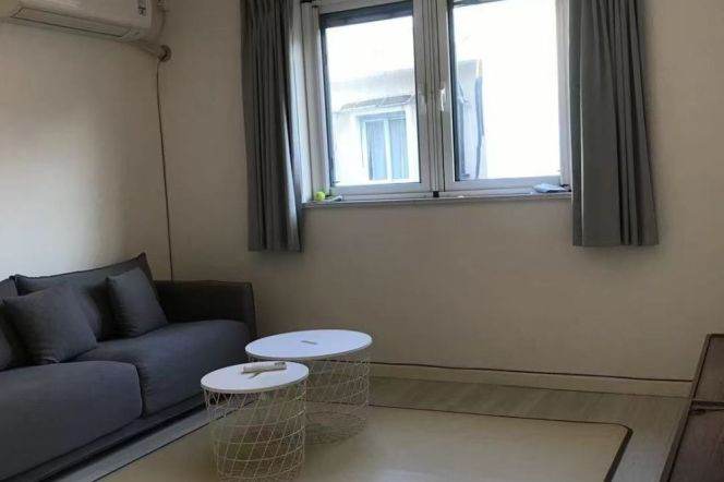 Nice terrace 2Brs/1Lr/1Bt apt nr West nanjing rd,M2/12/13