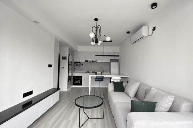 Bright 1br near Longde Rd 