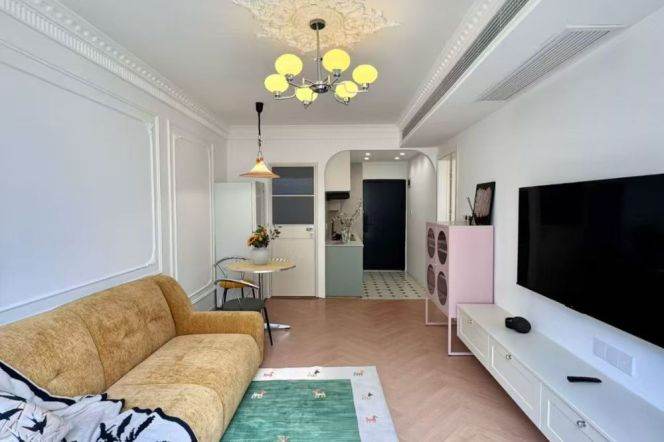 Renovated 1br with elevator near Zhenping Rd 