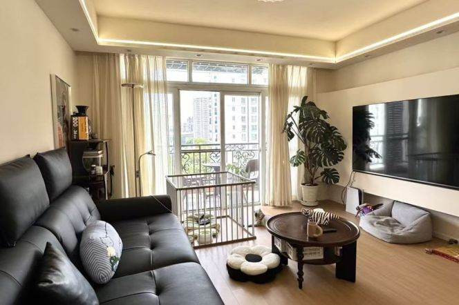 Shanghai indoor stadium 3BR 2BATH with balcony