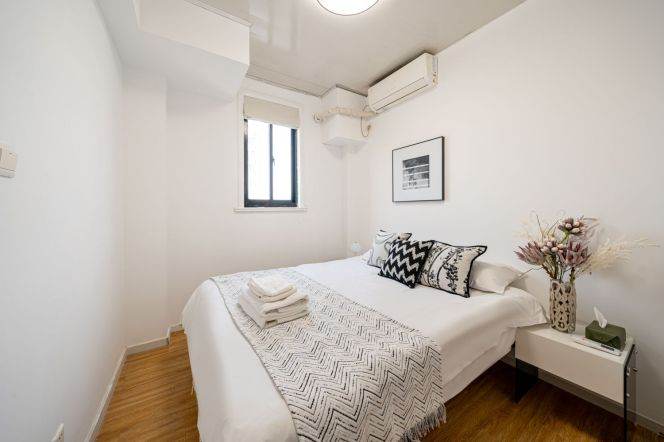 Tongji Garden — Tech-Savvy 2BR Near Wuding & Yanping Road — 12,800 RMB