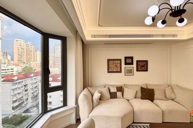 3Bdrs 2Bths Apt/Modern&Spacious /L3/4/9 Yishan Rd/Nice Compound/Xujiahui CBD