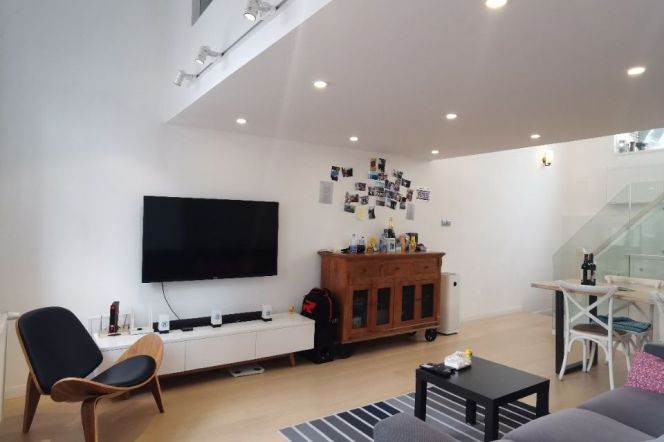 Jiashan Rd Station 2Br/2Bath with Terrace Line9/12