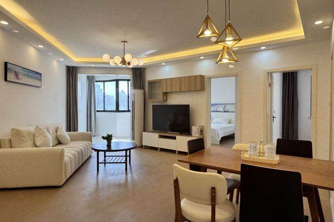 0 distance @ Changping rd L7 | High floor 2Br + balcony+floor heating | Great sunshine