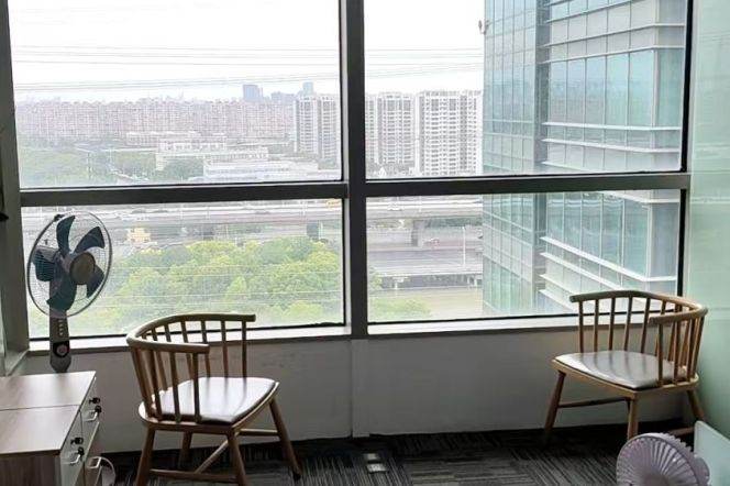 Share Office - Yuqiao Pudong Line 11 & 18