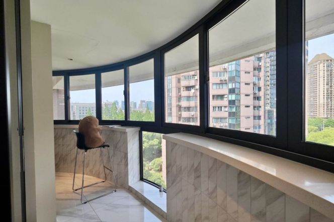 3+1 Rooms, 2 Baths, Balcony/Floor heating/Oven,150 sqm @ Hongbaoshi metro L10
