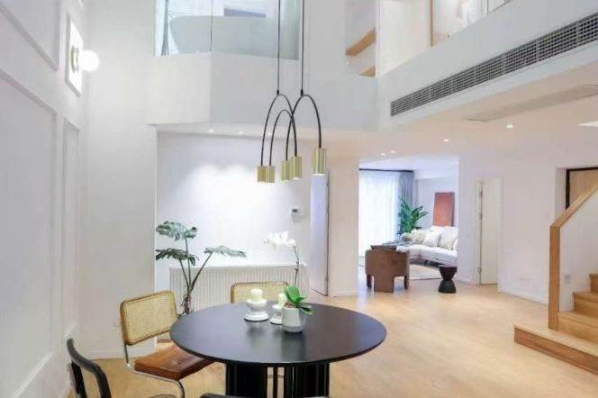 Stunning 4br + storage @People's Square L1&2&8 