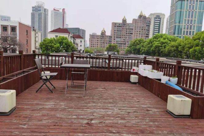 Big patio one bedroom house near L2/12/13 West Nanjing Rd