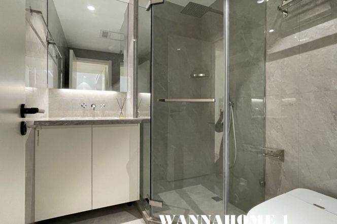 Spacious&Bright&Modern 2Bdrs 2Baths/W Nanjing Rd CBD+Open Balcony/Great Compound