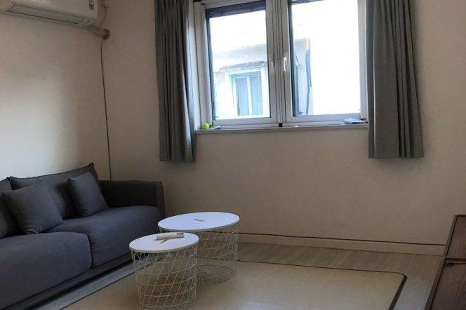 Big patio one bedroom house near L2/12/13 West Nanjing Rd