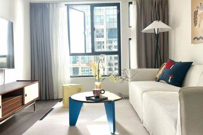 bright - decent entrance- renovated 2brs @ Jing’an 