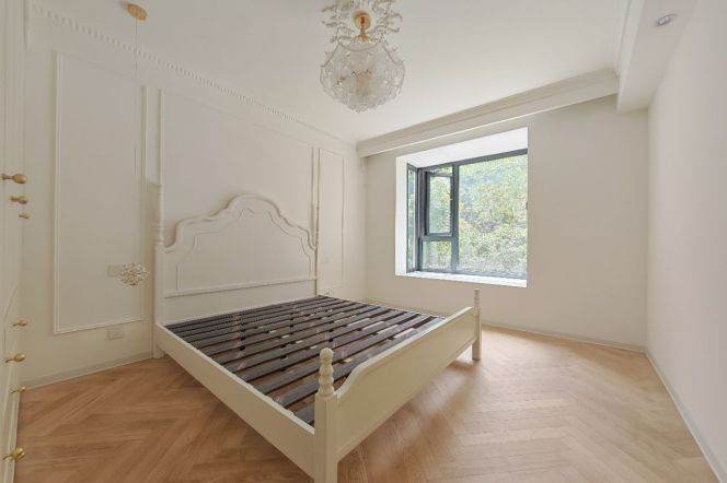 1Bdr 1Bath Apt/Spacious&Bright&Modern /Line 7 Changping Rd/Nice Compound/elevator