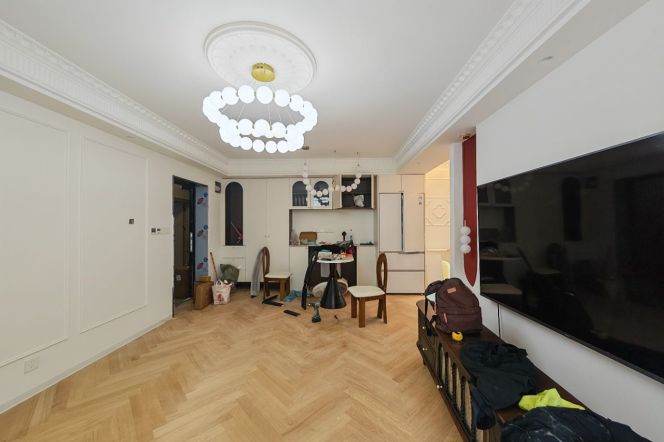 1Bdr 1Bath Apt/Spacious&Bright&Modern /Line 7 Changping Rd/Nice Compound/elevator