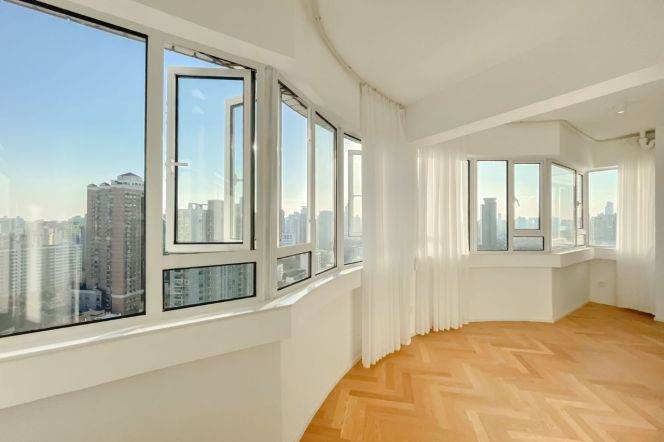 Exceptional High-Rise Residence 6BR 2BA 330m² on W.Jianguo Rd