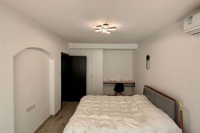 2Bdrs 1Bth Apt/L3/4/9 Yishan Rd/Nice Compound/Modern&Spacious&Bright/storage room