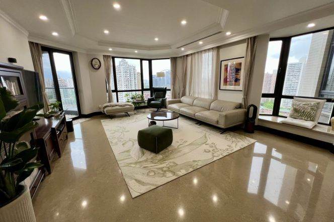Luxury 4-Bedroom Penthouse Jiaotong uni , Xinhua Road