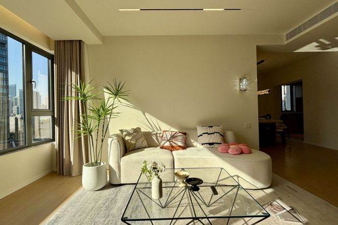  2Bdrs 2Baths/Spacious&Bright/View/Line1 Xin Zha Rd/People's Square/cloak room/elevator