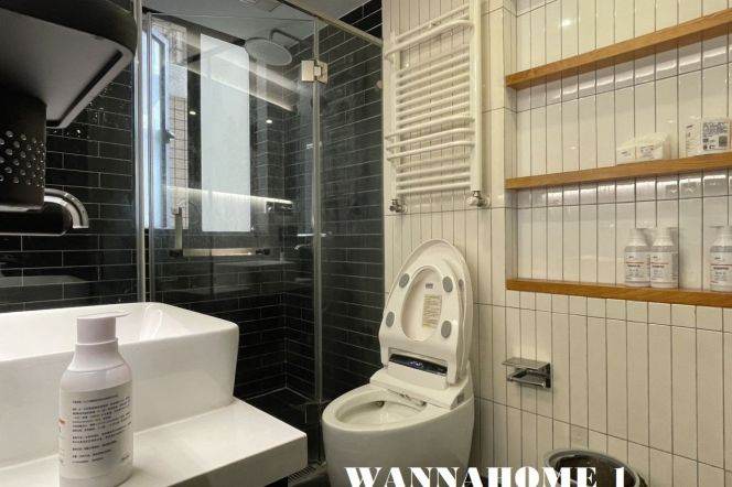 Modern&Bright&Spacious 2Bdrs 1Bath Apt+Good View+W Nanjing Rd CBD+2 Large Balconies