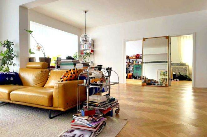 Exceptional High-Rise Residence 6BR 2BA 330m² on W.Jianguo Rd