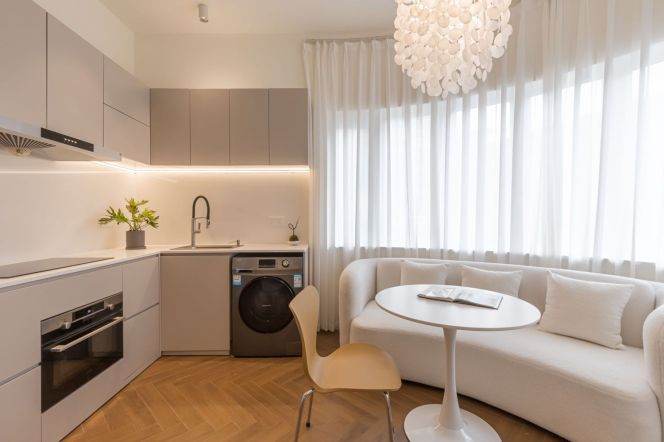Hongkou Horizon — Grand 4BR Near Line 10 — 31,500 RMB