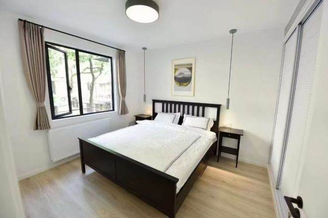 Yongjia/Jiashan rd large 1br/2lv/1bt apt with wall heating;L9/12
