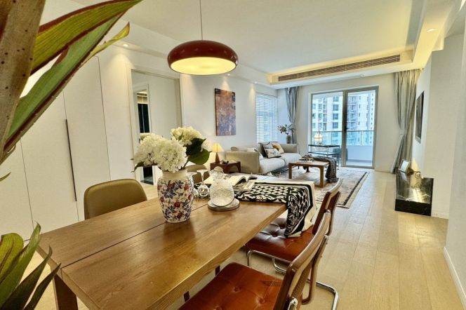 modern big 2brs floor heating open balcony in best compound Jing an temple 