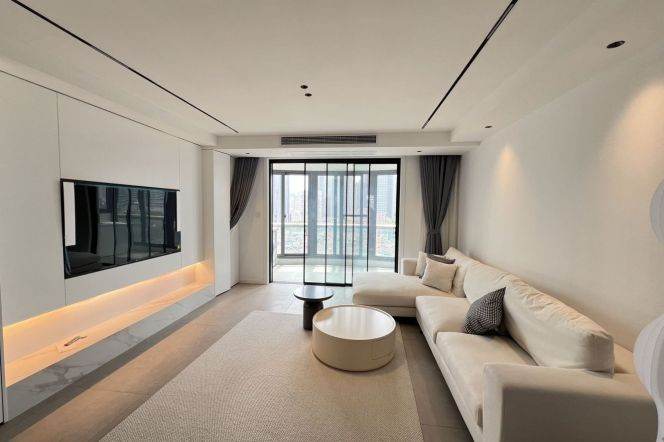 Hongye Garden — Pristine 3BR with "Airplane" Layout — 18,800 RMB