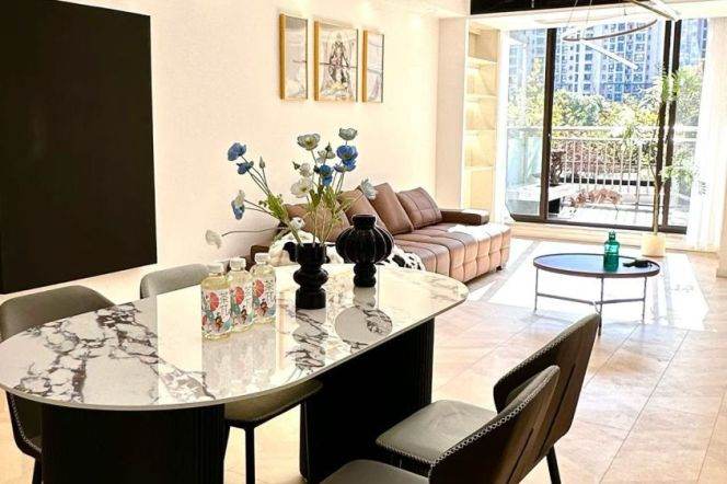 2 Brs, 1 Living room with Double Terrace, Wall heating, 120 sqm @ Zhongtan metro L3&4