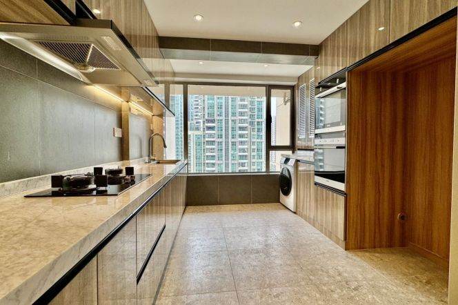 modern big 2brs floor heating open balcony in best compound Jing an temple 