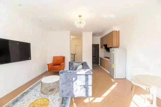 Big Balcony bright 1BR APT Yongjia Rd Hengshan Rd 7.5k