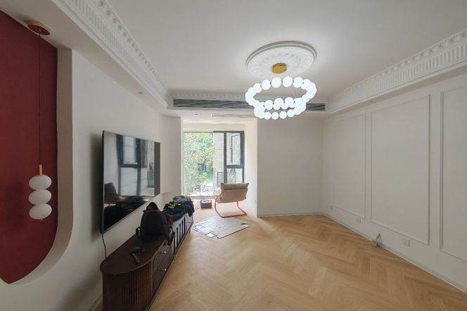 1Bdr 1Bath Apt/Spacious&Bright&Modern /Line 7 Changping Rd/Nice Compound/elevator