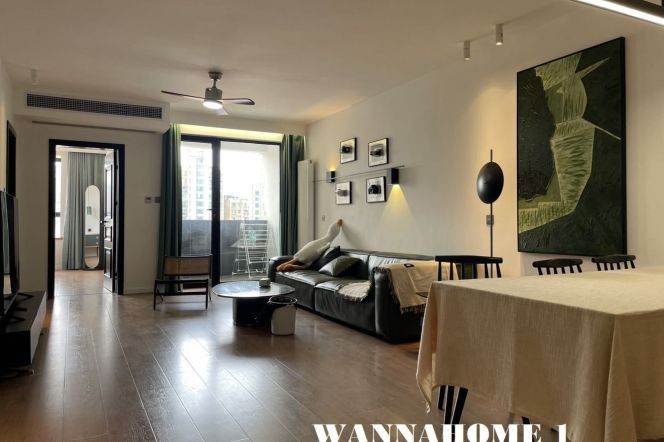 Modern&Bright&Spacious 2Bdrs 1Bath Apt+Good View+W Nanjing Rd CBD+2 Large Balconies