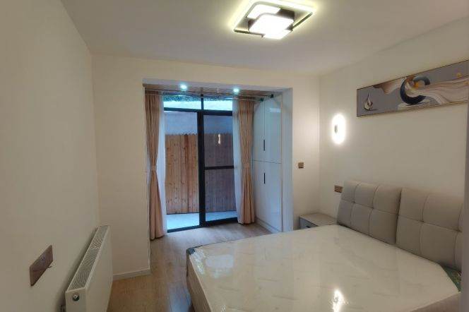 Nice yard 1Br/1Lr/1Bt apt nr West yanan rd,M3/4