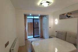 Nice yard 1Br/1Lr/1Bt apt nr West yanan rd,M3/4