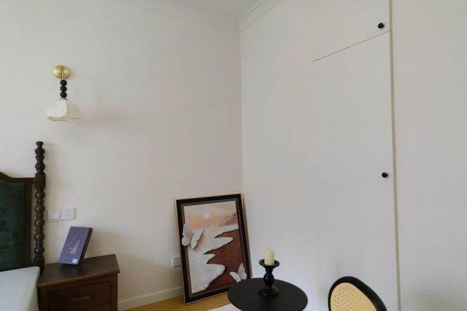 Bright  1 br on South WanPing rd ,easy to XuJiaHui Park. L 1/9/11 XuJiaHui St