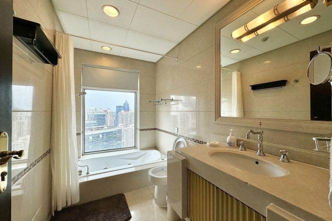 Modern 2brs with floor heating and river view in Lujiazui