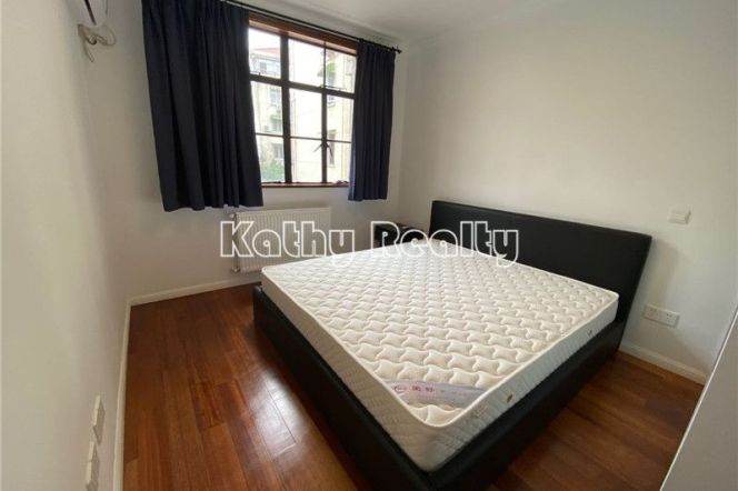 Nice 2BR 2bath APT Wall heating 15k nr IAPM Shanxi(s) Rd 