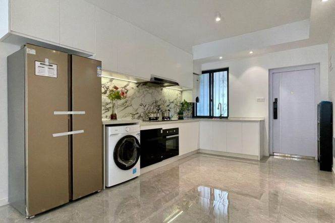 High-rise Balcony 2br/2bt Flat in Jiashan Apts