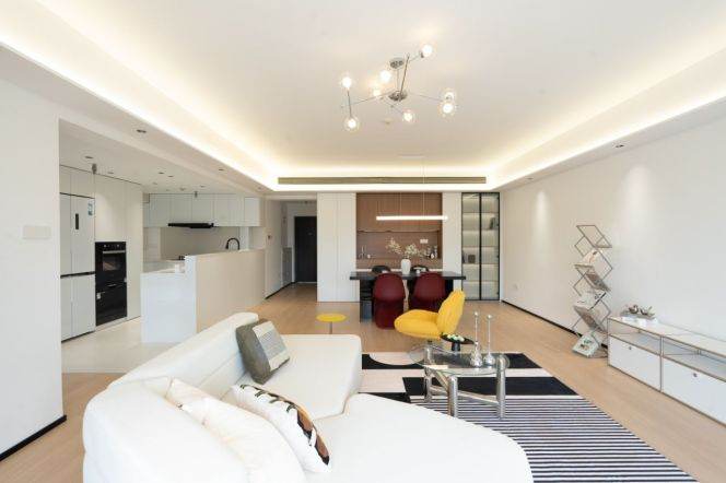 Modern 3brs with floor heating and balcony near Han zhong road 