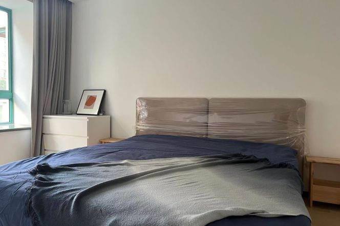 3 Brs, 2 Baths, Open Balcony/Floor heating/Oven/Dish washer, 140 sqm @ Longhua metro L11&12
