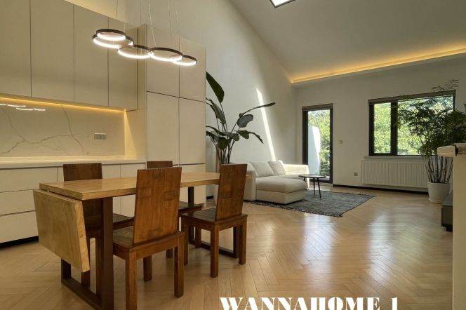 Spacious&Modern 3+1Bdrs 2Baths Apt+3F Walk Up+L10/11 Jiaotong University+2 Large Open Balconies