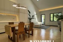 Spacious&Modern 3+1Bdrs 2Baths Apt+3F Walk Up+L10/11 Jiaotong University+2 Large Open Balconies