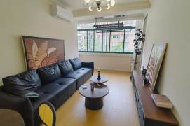 Bright  1 br on South WanPing rd ,easy to XuJiaHui Park. L 1/9/11 XuJiaHui St